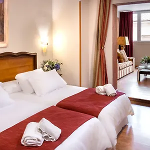 https://reina-cristina.es-andalucia.com